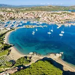 Apartahotel Village 3*