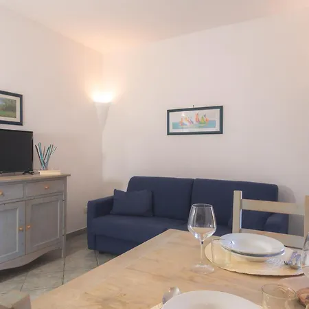 Apart-hotel Con Piscina A Palau, A 150 Mt. Dal Mare