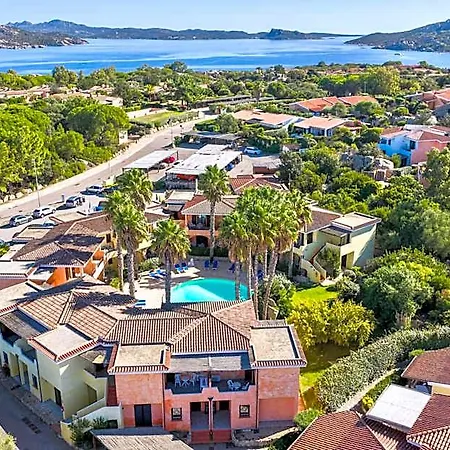 Aparthotel Village