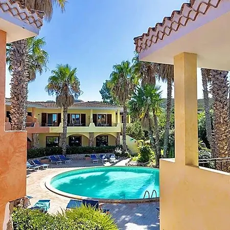 Village Aparthotel