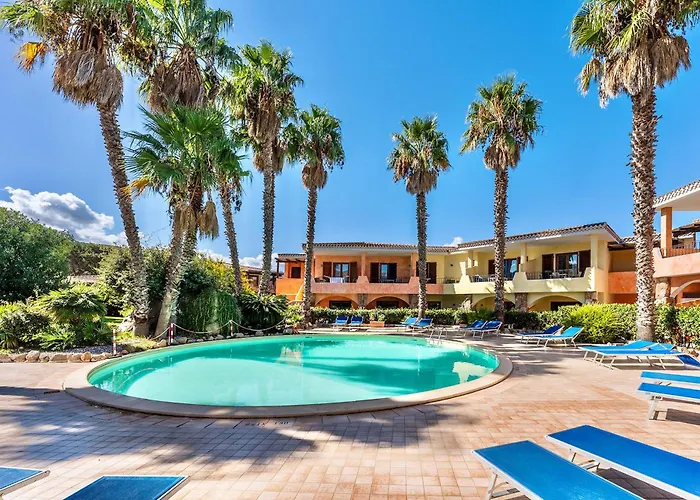 Con Piscina A Palau, A 150 Mt. Dal Mare Apart Otel